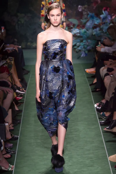 Look 17